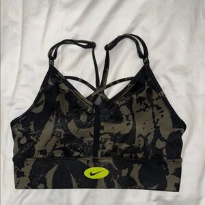 NEVER WORN - NO TAG Nike Black and Green Strappy Sports Bra